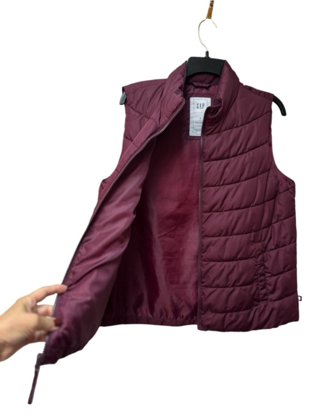 GAP Water-Resistant Puffer Vest Womens Large Burgundy Full Zip Fall Vest Pockets - Picture 3 of 13